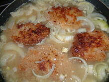 Fot. tu_gosia, Kotlet schabowy w sosie cebulowym