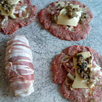 Roladki z mielonego zawijane bekonem