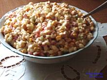 Fot. MonikaK, Sałatka makaronowa z szynką