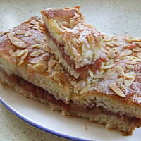 Ciasto drożdżowe z rabarbarem