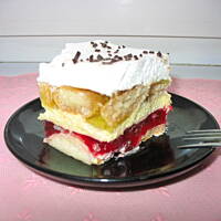 Przekładaniec biszkoptowo-owocowy