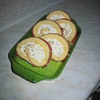 Rolada śmietanowo-makowa