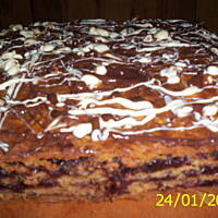 placek przekładany z orzechami