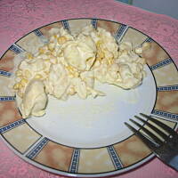 Sałatka z tortelini i ananasem