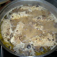 Roladki schabowe w sosie grzybowo-czosnkowo-serowy