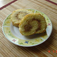 Biszkoptowa rolada z jabłkami