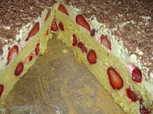 Fot. irena sikora, Ciasto truskawkowe na biszkopcie