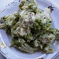 sałatka brokułowa rewelacyjna