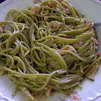 Spaghetti ze śmietaną i pesto