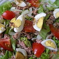 Lekka i pyszna salatka z tunczykiem