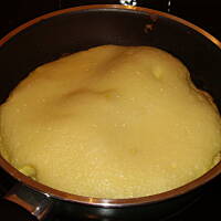 Omlet z kurkami duszonymi w śmietanie