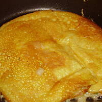 Omlet z kurkami duszonymi w śmietanie