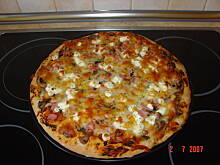 Fot. Magdal, Pizza z szynką