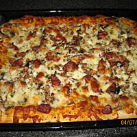 Ciasto drożdżowe na bulki pizze i inne kombinacje