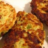 Placuszki z cukinii z sosem jogurtowym