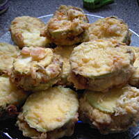 Plastry cukinii nadziewane i panierowane