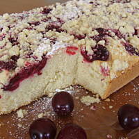 Ucierane z wiśniami i kruszonką