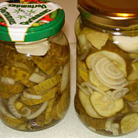 Ogórki z czosnkiem bardzo smaczne