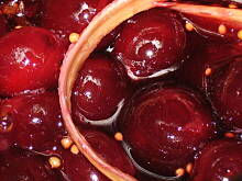 Fot. alidab, Wiśnie na ostro z chrzanem