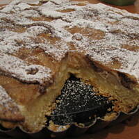 Tarta krucha z gruszkami