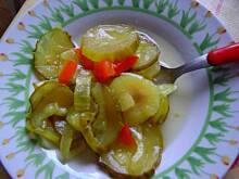 Fot. katarzynar, Pyszna sałatka z ogórków i kurkumy do słoików