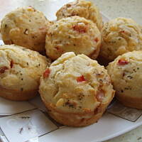 Muffinki z szynką  papryką i serem
