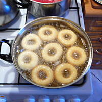 oponki  z sera   smażone na oleju  -  pyszne