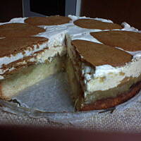 Jabłecznik z ciastkami cynamonowymi