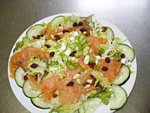 Fot. Bodek, salatka z wedzonego lososia wg manu