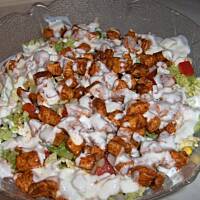 Pikantna sałatka z kurczakiem