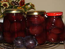 Fot. Mari, Sliwki marynowane w polowkach