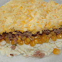 Sałatka z tuńczykiem - warstwowa