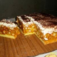 Szarlotka z brzoskwiniami zmiksowanymi