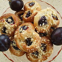 Drożdżowe okulary ze śliwkami