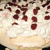 Tort Pavlova inaczej tort bezowy