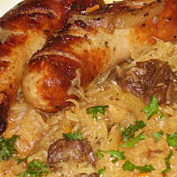 Biała kiełbasa w kapuście