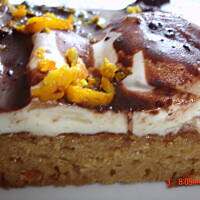 Ciasto gruszkowe z pysznym kremem i polewą