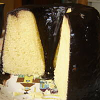 Babka gotowana z  polewą  kakaową