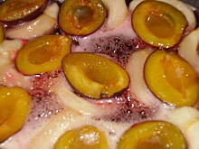 Fot. Mari, Gruszki faszerowane sliwkami z alkoholem