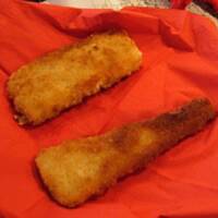 Sola z czosnokowym dipem