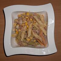 Szybka i prosta sałatka makaronowa z tuńczykiem