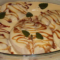 Gruszki ze śliwkami w sosie waniliowym