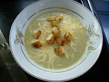 Fot. KachnaW, Najprostsza zupa cebulowa