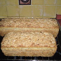 Chleb z ziarnami łatwy do zrobienia