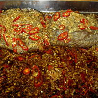 Legawa wołowa marynowana w sosie sojowym i sezamie