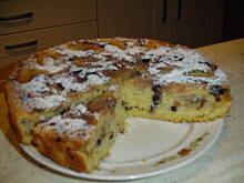 Fot. iwoniak, żółta szarlotka z rodzynkami