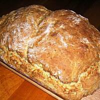 Chleb pszenno-razowy z ziarenkami