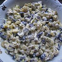 Sałatka śledziowa z fasolką i selerem