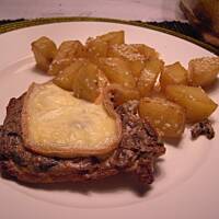 Kotlety schabowe zapiekane z pieczarkami i serem