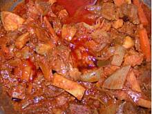 Fot. Arszenik, gulasz pikantno słodki